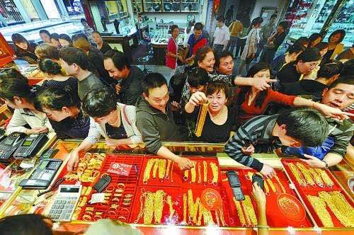 论国人的消费能力:中国大妈再出手大量购金,日本购物退税升到8%