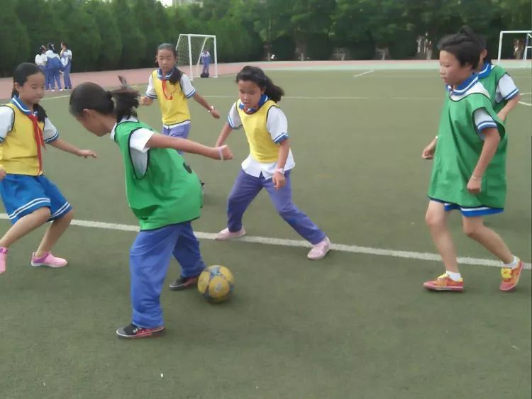 金昌市第四小学足球比赛,实验小学女子足球队
