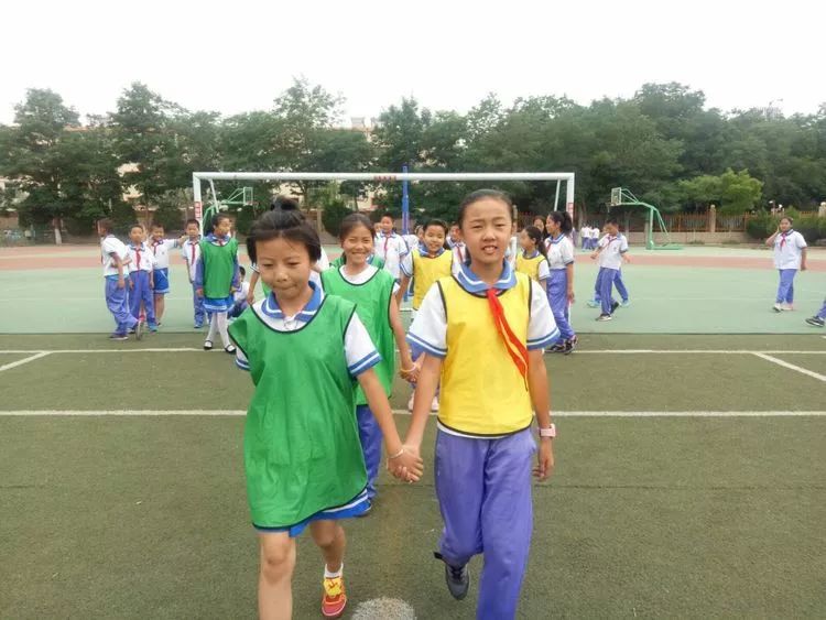 金昌市第四小学足球比赛,实验小学女子足球队