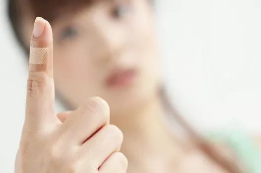 「必收藏」“网红创可贴”靠谱吗？三分钟get正确使用姿势！