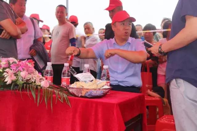 芜湖东易日盛龙舟节,东易日盛划龙舟