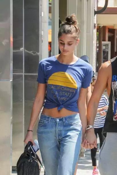 白皮肤比基尼夏日装,露肤装