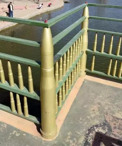 包头有一座30多米长的桥,用了近1500枚炮弹造成!