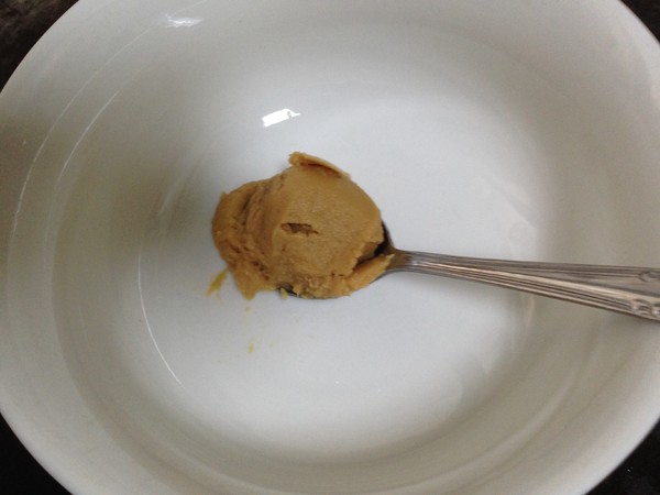 煮面条时容易粘在一起,煮面条时加入什么防止面条粘连