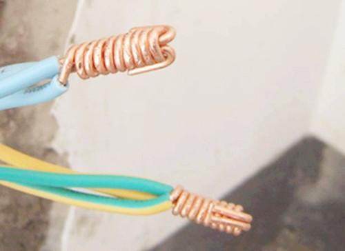 老电工接线方法用十年也不坏,老电工都是这样安装插座接头