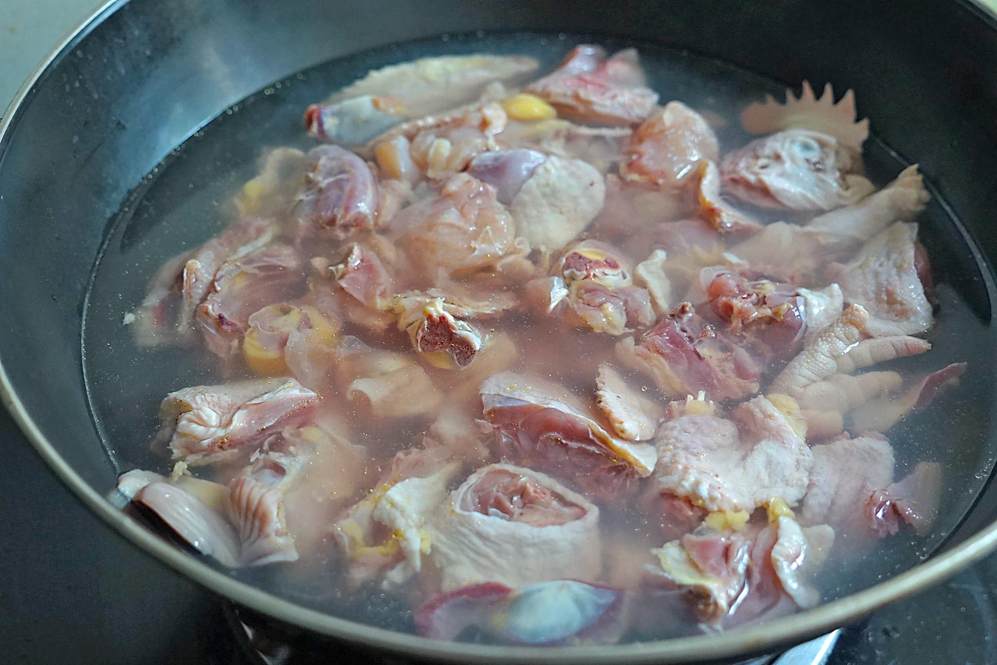 炖鸡肉怎么炖才能好吃,炖鸡肉要怎么炒才不会干不柴