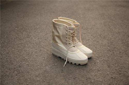 yeezy全民时代 (yeezy全国上线时间)