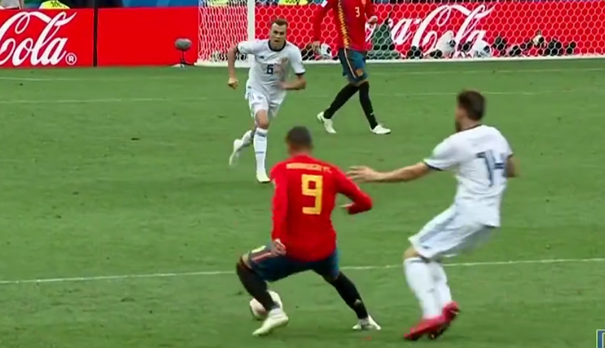 足球场上不可思议瞬间惊到内马尔,内马尔被淘汰点球戏耍门将