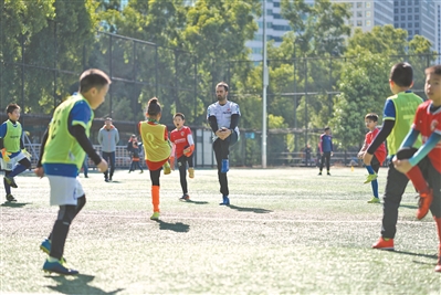 足球筑梦师守护足球梦