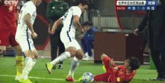 韩国人踢球犯规,韩国足球球员素养