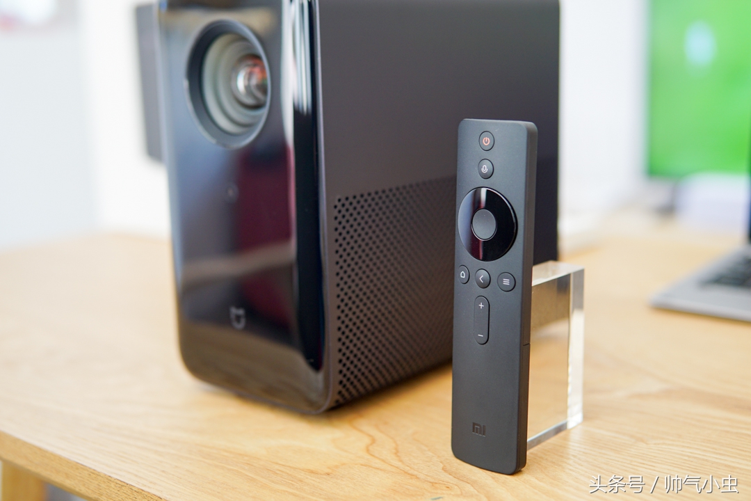 小米投影仪大于2000流明度,小米投影仪1000流明
