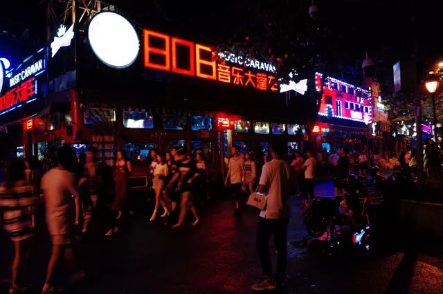 那些年叱咤成都少陵路、九眼桥的夜店金腰带，如今都散落在339了吗