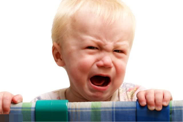 新生儿受惊的表现是怎样的,新生儿睡觉特别容易受惊怎么办