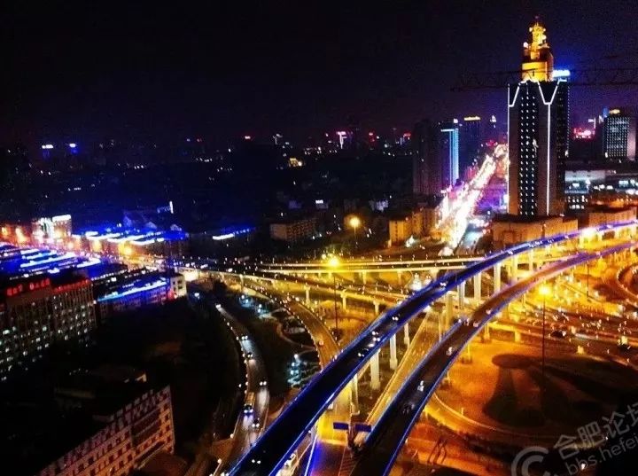 合肥的步行街夏天夜景,合肥步行街今晚航拍视频