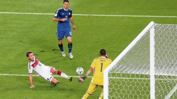 为了这件事,他们拍卖了世界杯决赛的球门……