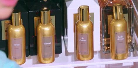 戚薇4000万的香水是怎样的 (戚薇一瓶香水抵北京一套别墅)