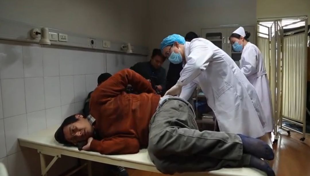 他承包了《我不是药神》一半的泪点，居然还有人给他差评？！