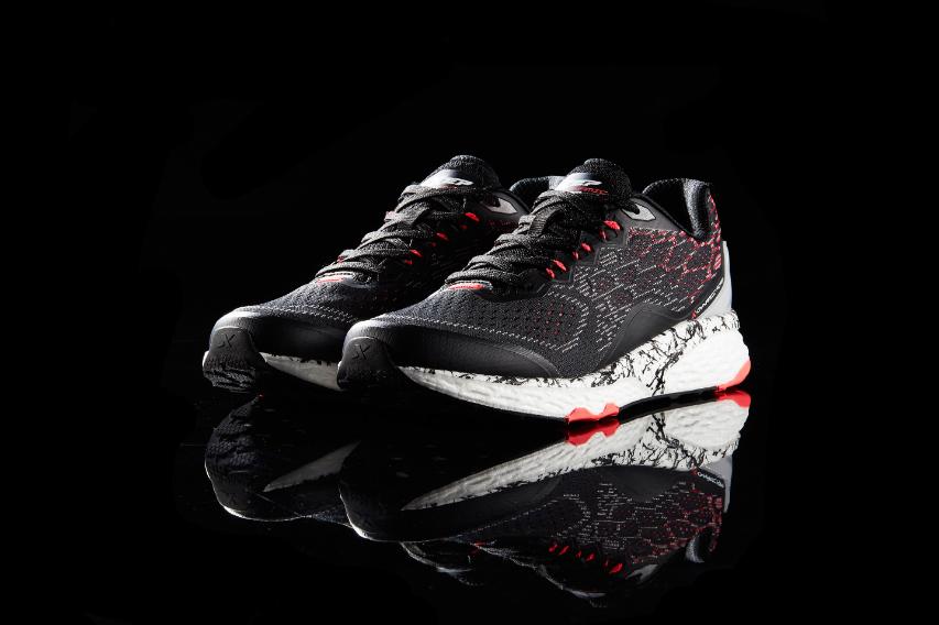 特步动力巢x跑步鞋测评,特步动力巢x轻便减震跑鞋