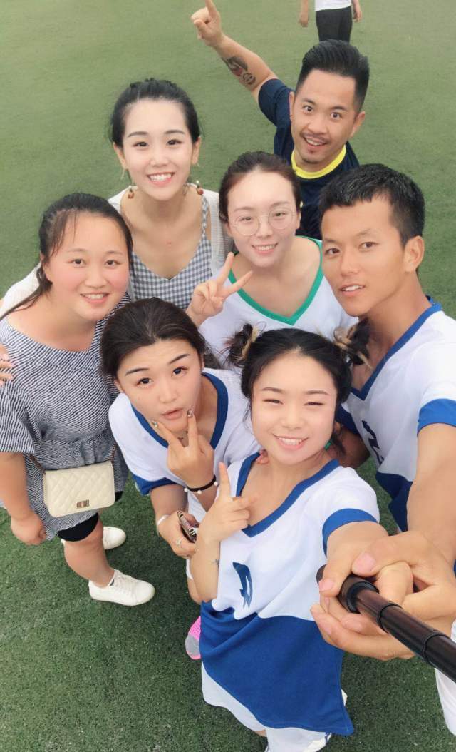 你知道吗？都市爆笑喜剧《R女郎笑传》终于杀青啦！