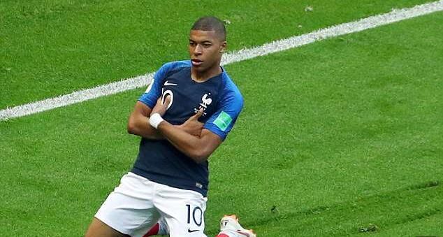 世界杯法国守门员精彩扑救,2018年世界杯长得特别帅的守门员