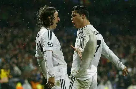 内马尔c罗梅西他们三个谁最厉害,c罗和梅西内马尔谁更厉害