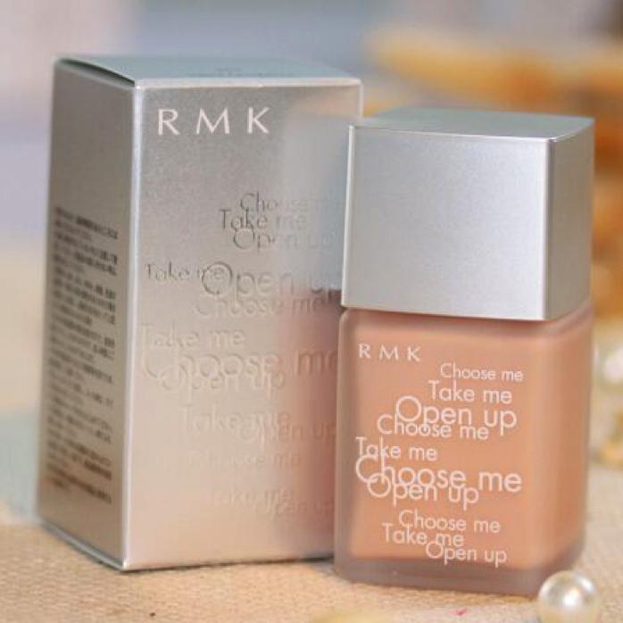 什么粉底液用手擦不掉,什么粉底液擦上以后不粘口罩