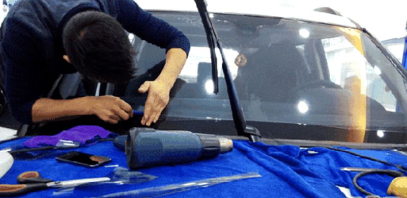 贴膜汽车如何选,汽车天窗贴膜技巧和方法