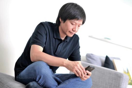 小米香港上市，雷军始终不忘最初的100名米粉，不愧是良心企业家