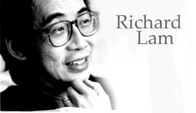 他是林夕、黄伟文共同的偶像，10年作词千首，被誉为“港乐鬼才”