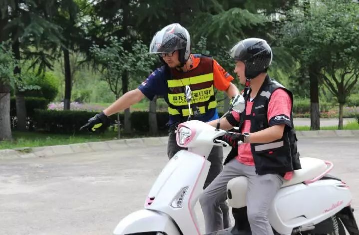 买了踏板后应该再买什么呢,买了踏板摩托车的感受