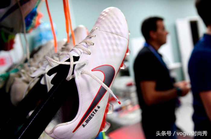 世界杯足球鞋介绍,内马尔世界杯穿的什么鞋