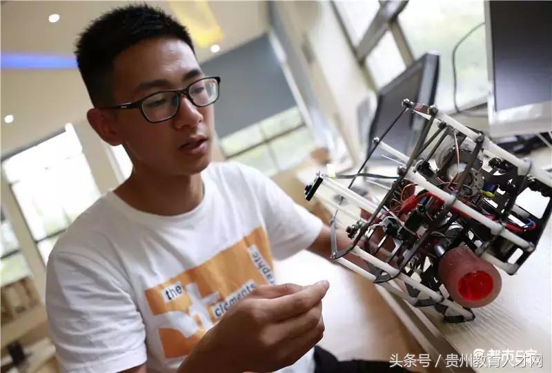 全国亚军!贵阳六中有支机器人足球队,女同学比男同学玩得更6