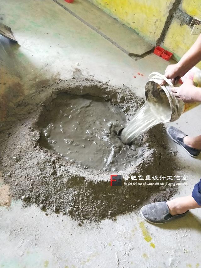 双飞粉比腻子粉白很多,双飞粉加108胶不开裂