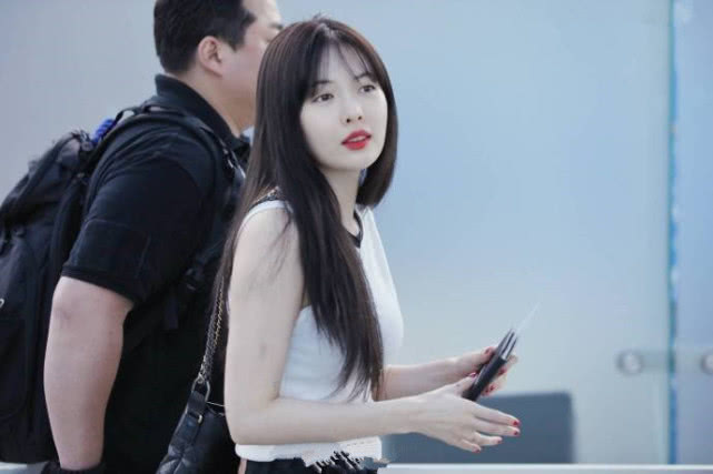 泫雅发街拍运动帆布鞋,泫雅街拍港味帆布鞋