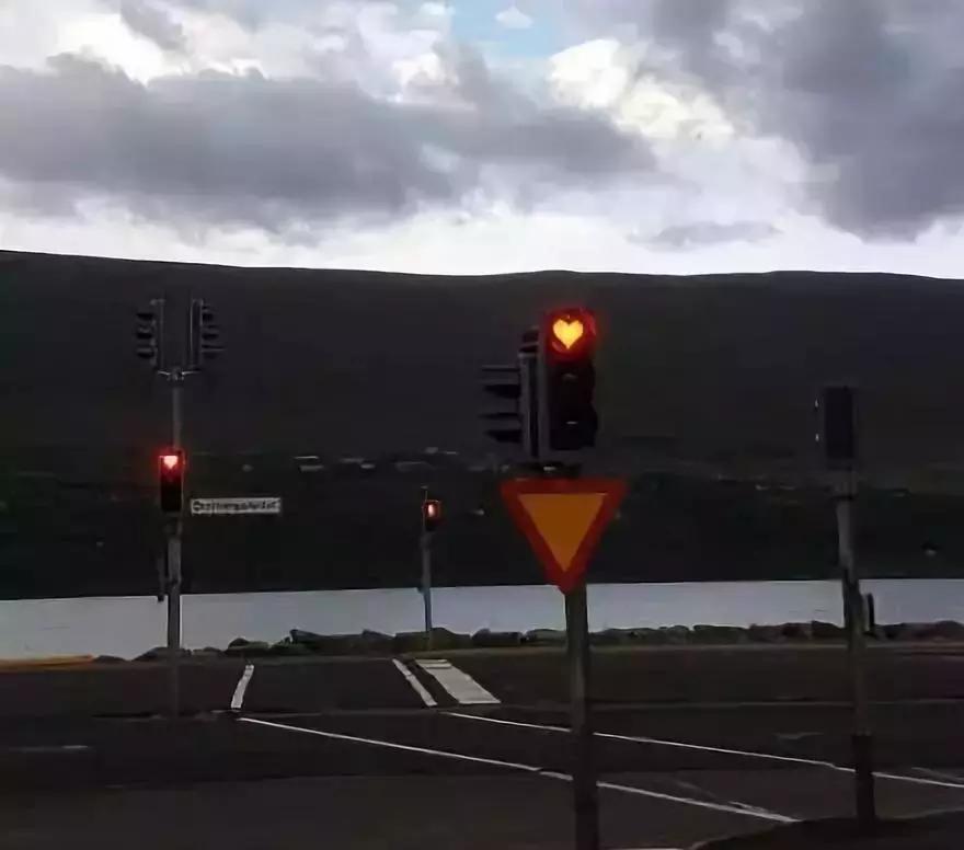 冰岛足球的风格,冰岛室内足球场