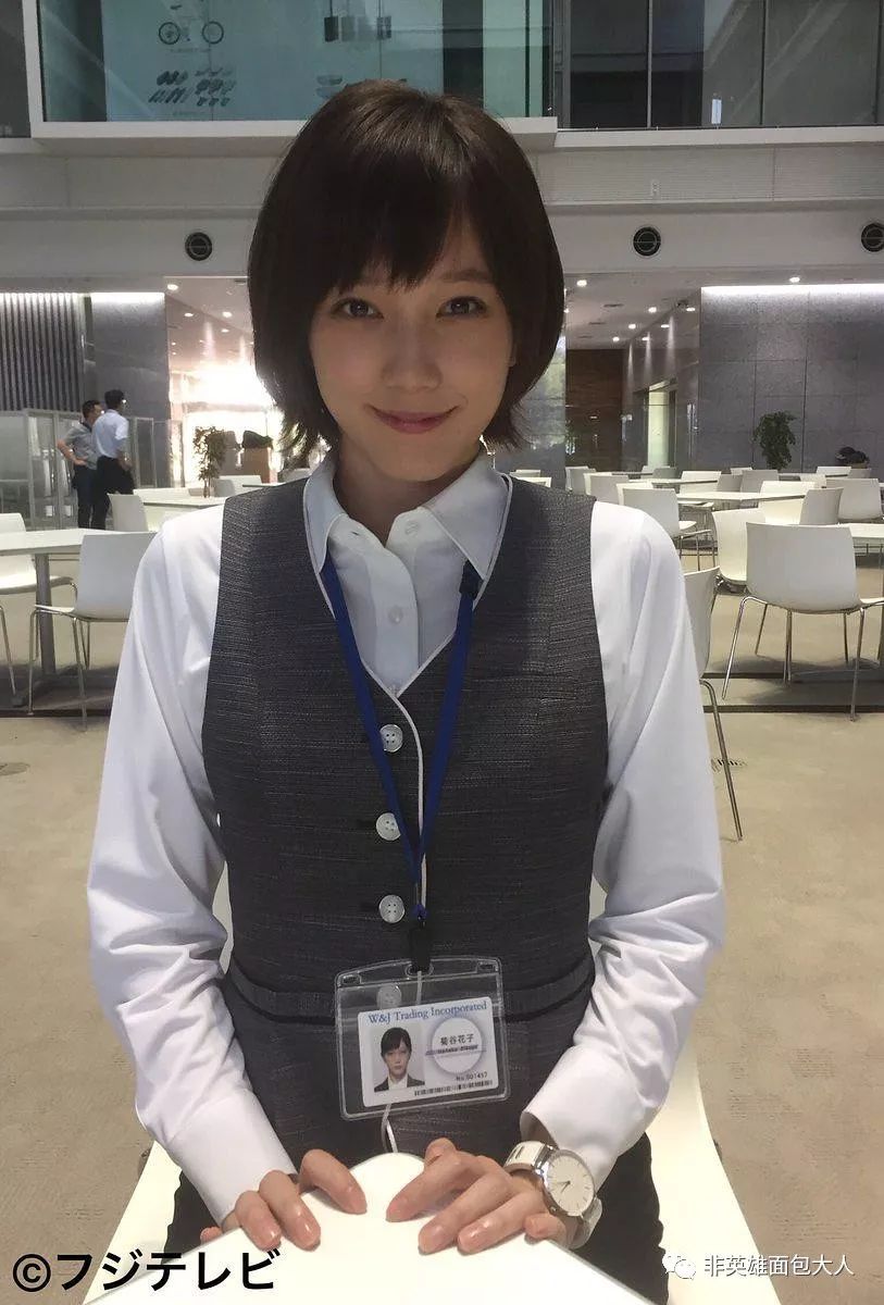 女王爱上男主日漫,女王爱上小伙印度剧