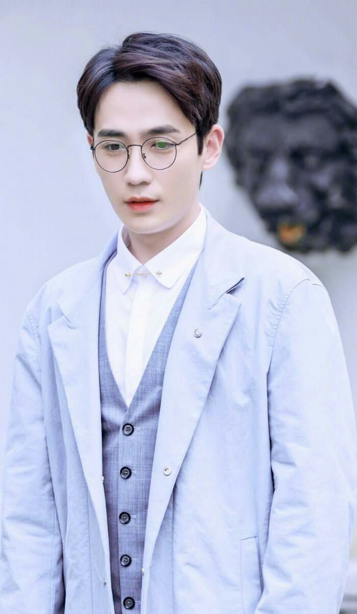 镇魂朱一龙绝美图,朱一龙路演镇魂女孩