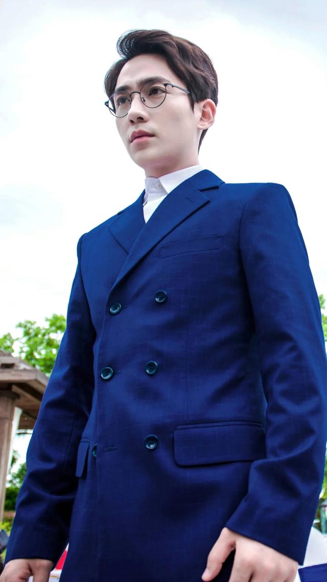 镇魂朱一龙绝美图,朱一龙路演镇魂女孩