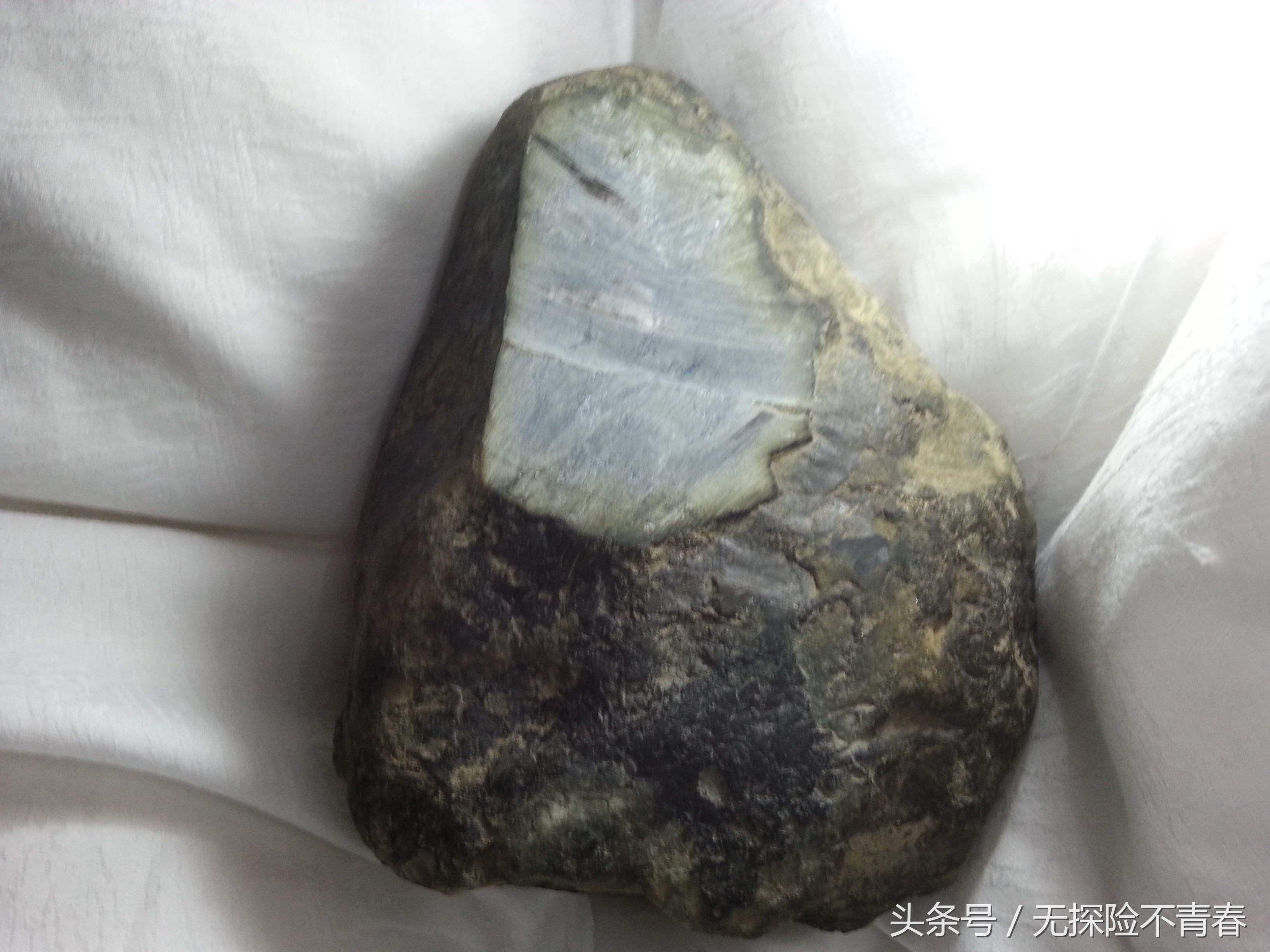 为什么会有人喜欢捡石头,最近好多人疯狂的捡石头