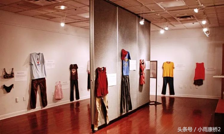 酒吧监控曝光：女孩被性侵，有多容易