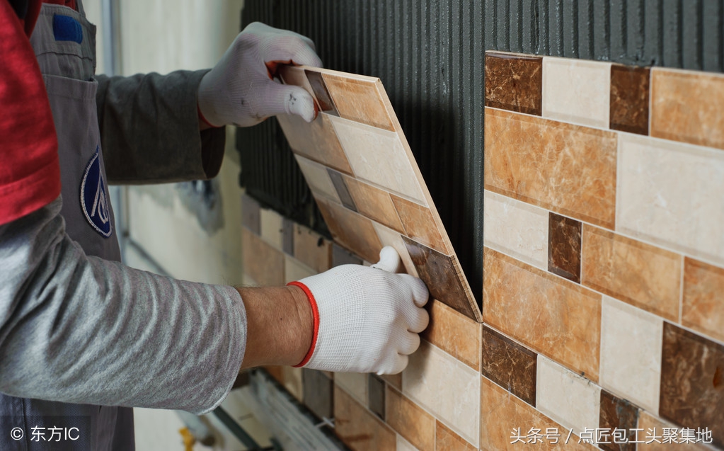 刚贴的地砖敲着是空的怎么回事,刚贴完墙砖感觉像空的