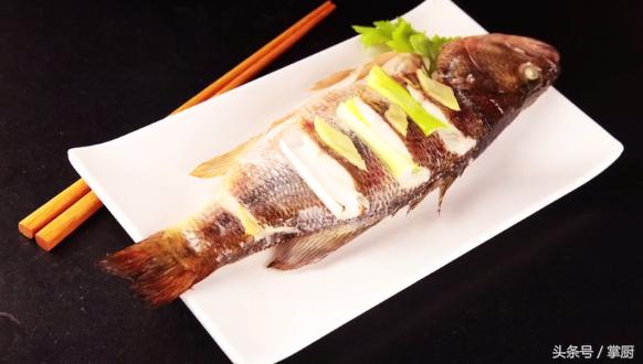烤鱼只要方法正宗,烤鱼用炭火烤教程