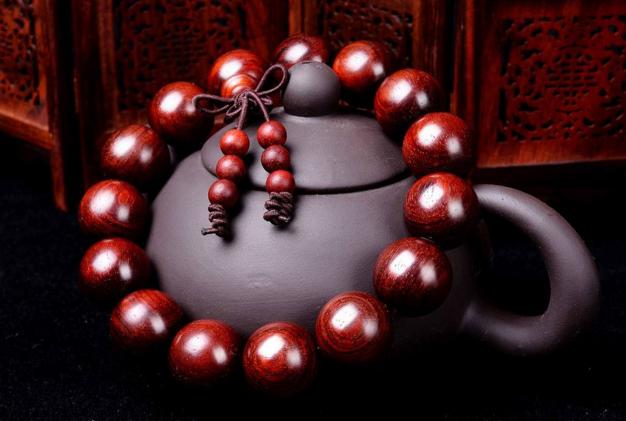 真正的小叶紫檀手串要多少钱一串,真正的小叶紫檀手串大约多少钱