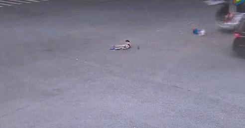 给小孩买安全座椅没钱怎么办,没有孩子能买安全座椅吗