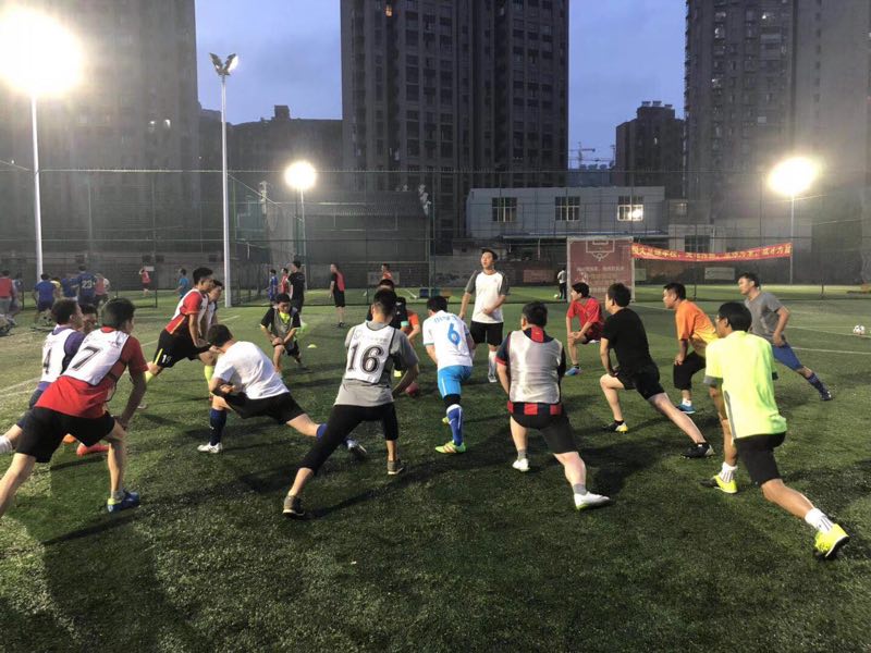 世界杯球迷上街头超燃球迷庆祝,世界杯点燃中国足球氛围