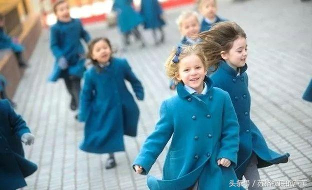 散步就选白金汉宫？你无论如何也难以拒绝他