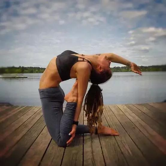 每天拉腿筋有啥改善,怎么矫正腿型让腿变得很好看