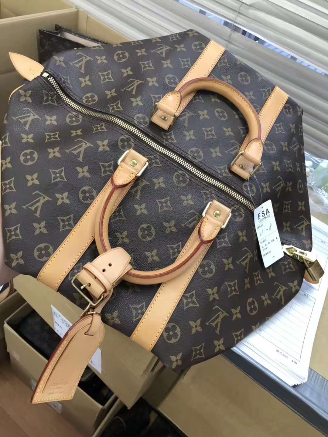 直播卖中古包,lv中古包去哪里卖能获得高价