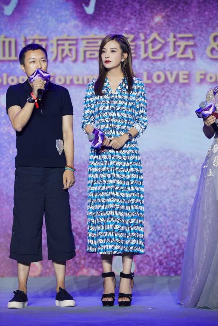 小燕子t恤穿搭,瘦小燕子穿搭