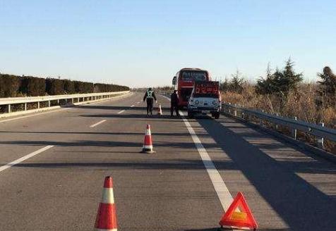 高速行驶中车子突然熄火怎么办,高速行驶突然熄火怎么办视频